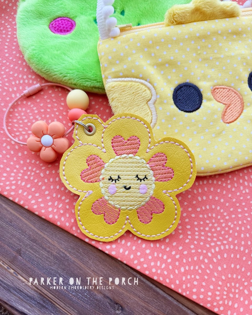 Digital Download- Bag Tag- Daisy Heart