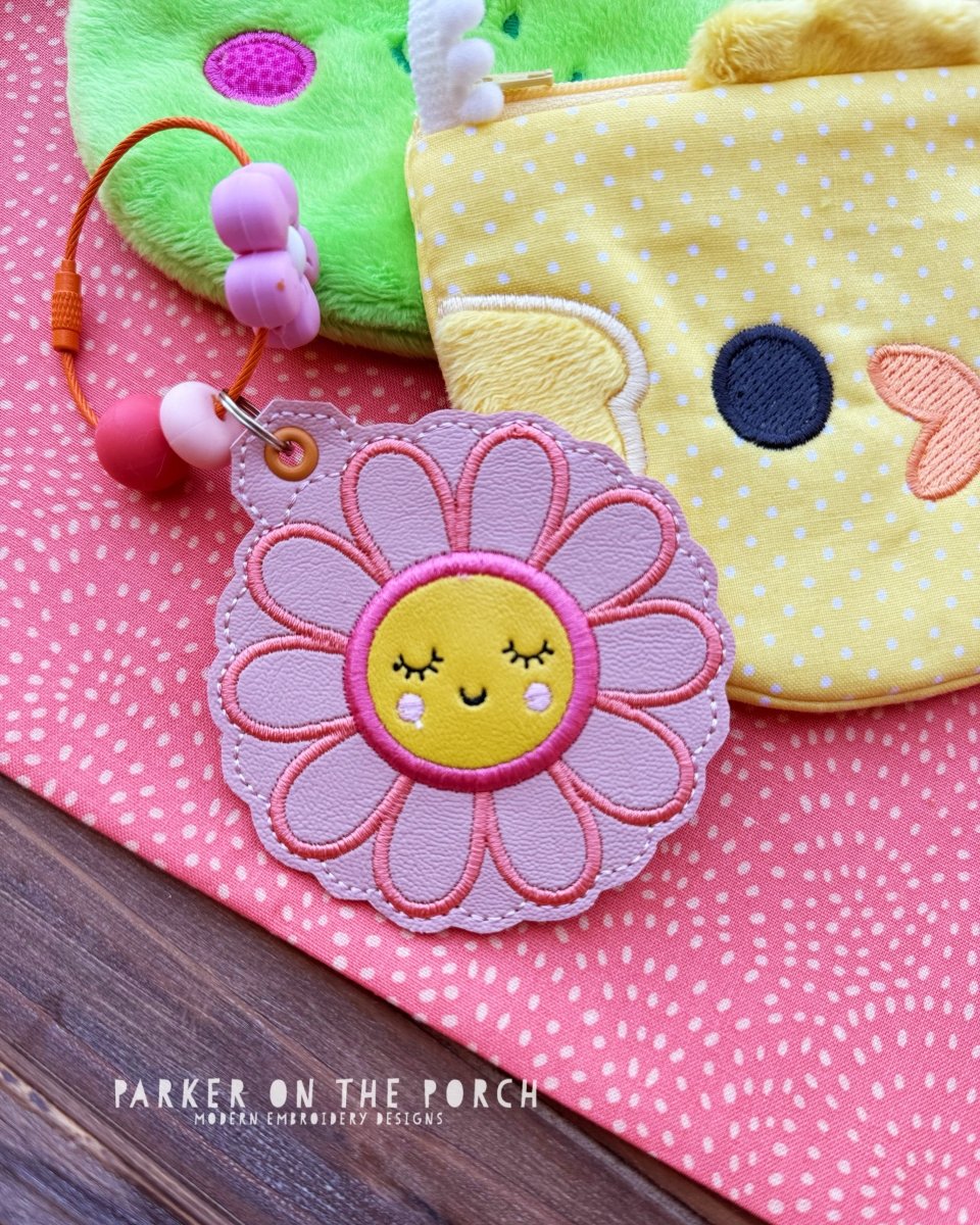 Digital Download- Bag Tag- Smiley Daisy